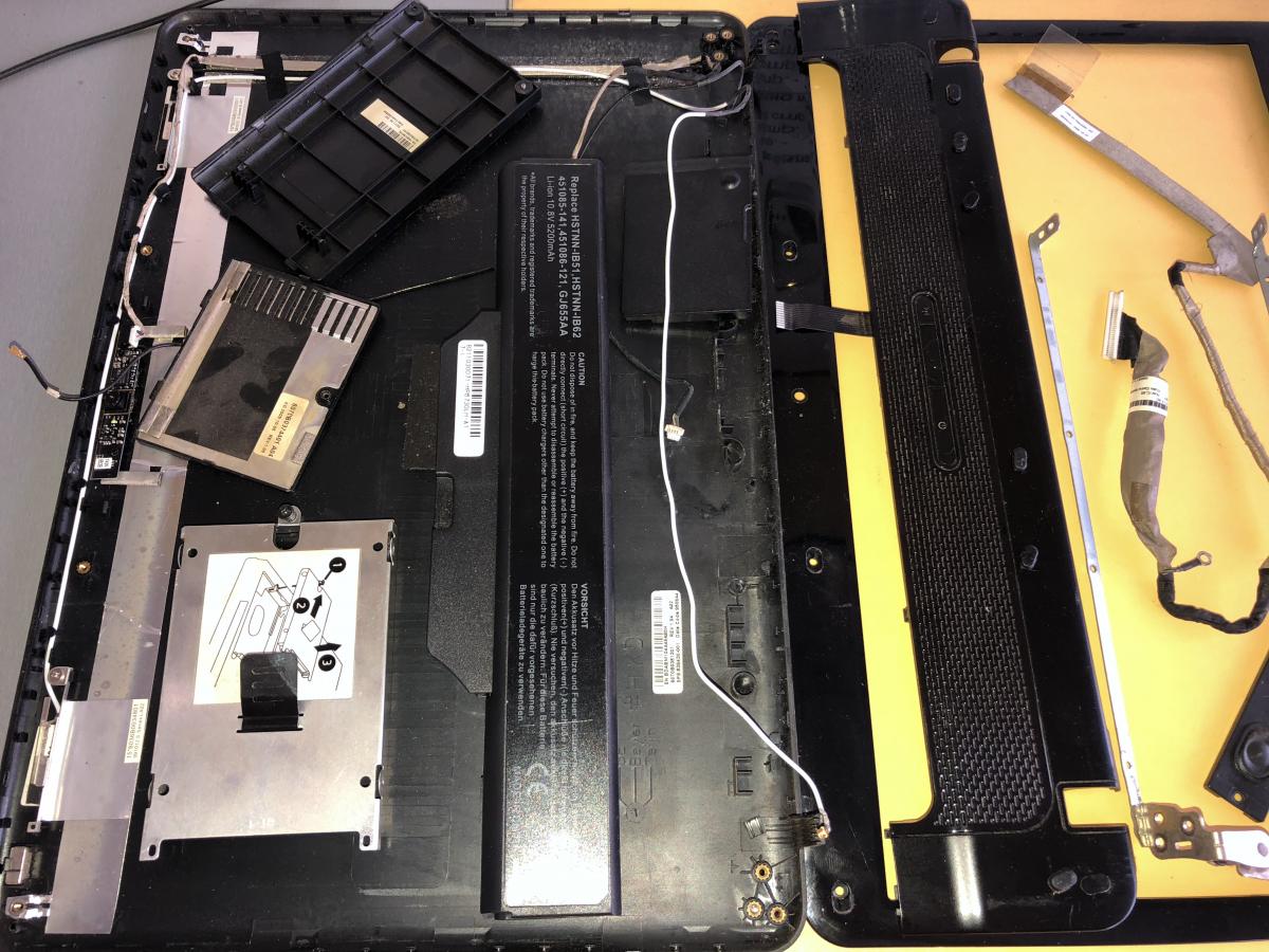 Лаптоп HP COMPAQ 615 на части