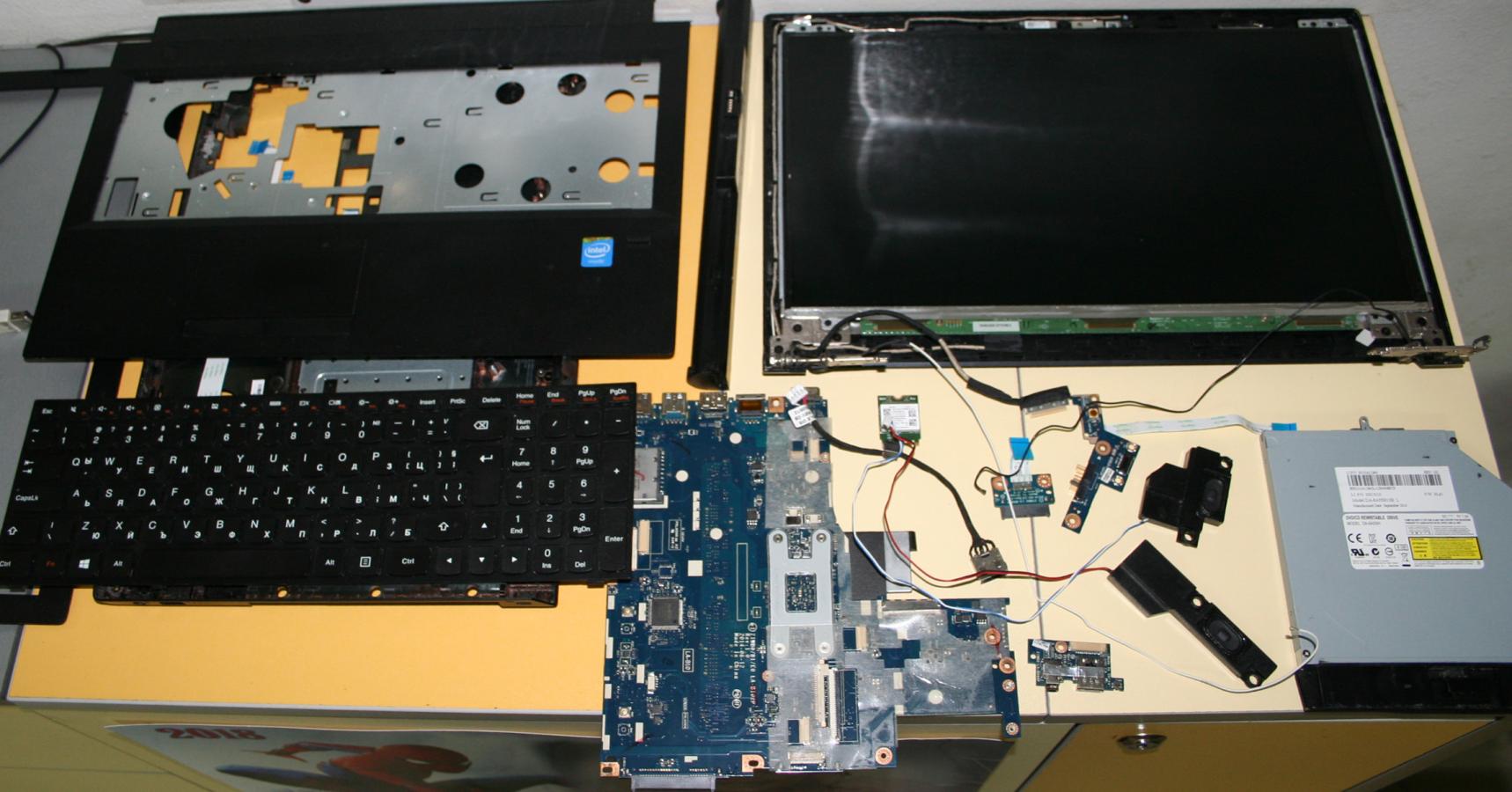 Лаптоп Lenovo B50-30 на части