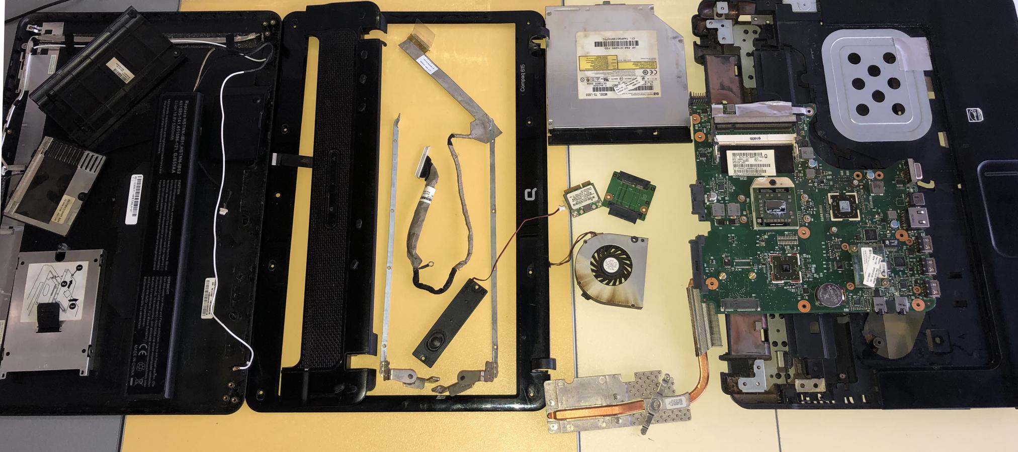 Лаптоп HP COMPAQ 615 на части